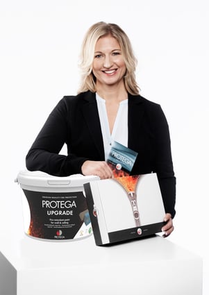 Helen med produkter.ny