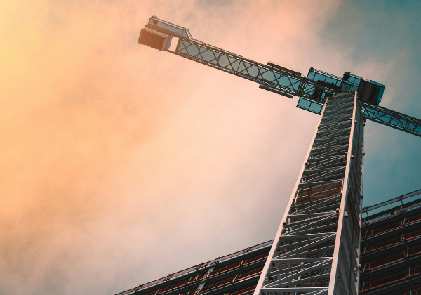 Entreprenadgaranti som ekonomisk säkerhet i byggprojekt för att skydda beställaren vid fel och brister.